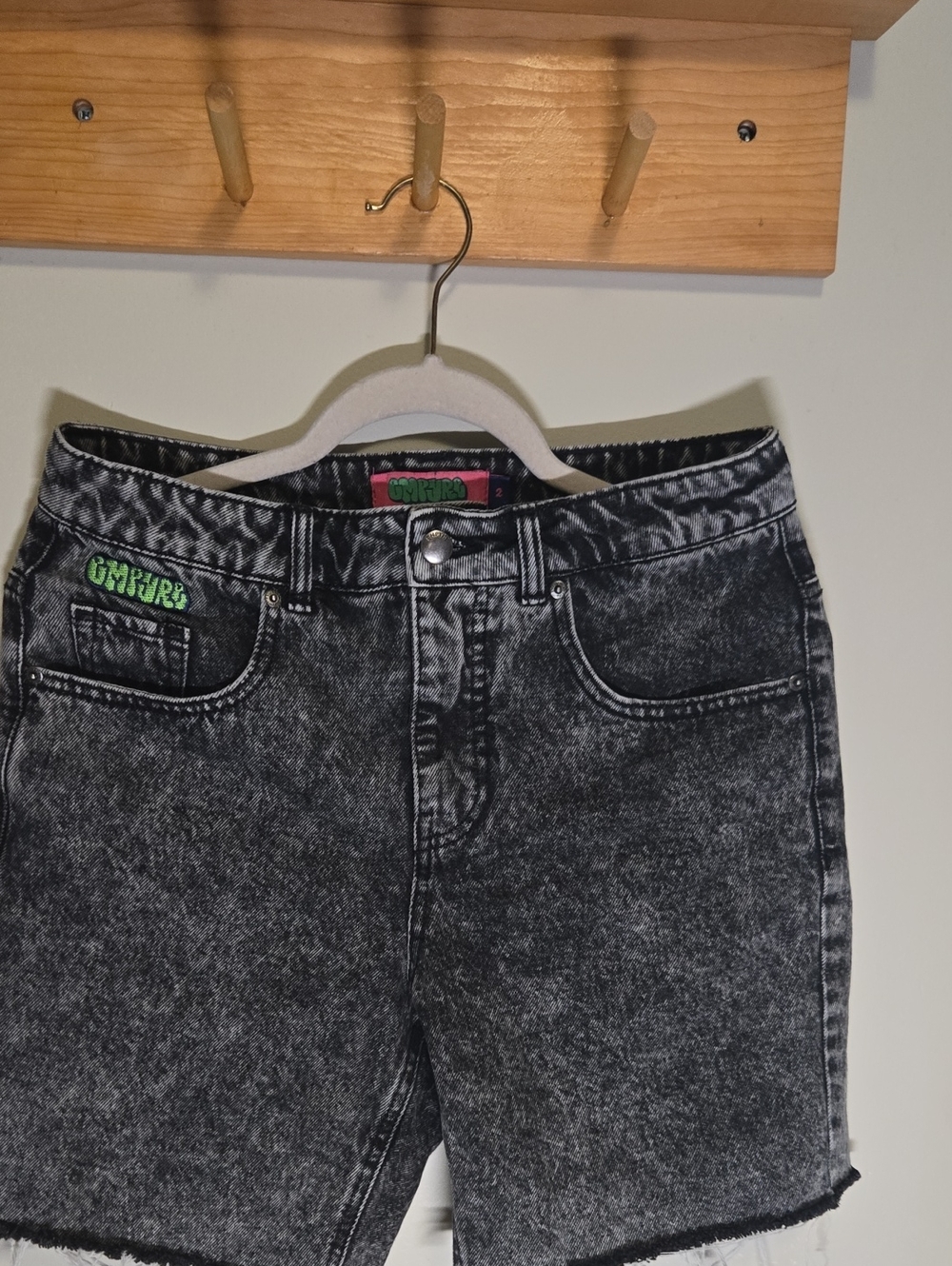 Empyre Women’s Acid Wash Denim Cutoff Shorts Raw Hem Zumiez Size 2